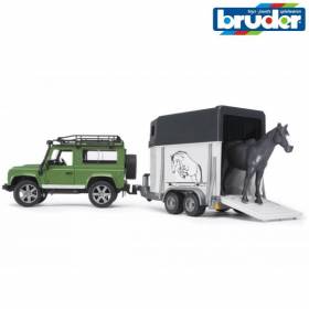 Masina Land Rover Defender cu remorca de transport cai 02592 Bruder